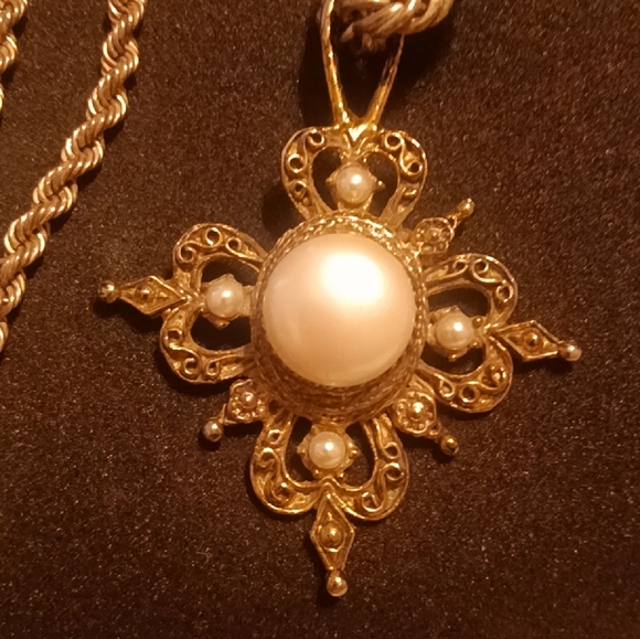 Dior Necklace with Pendant 36" - Picture 4 of 14